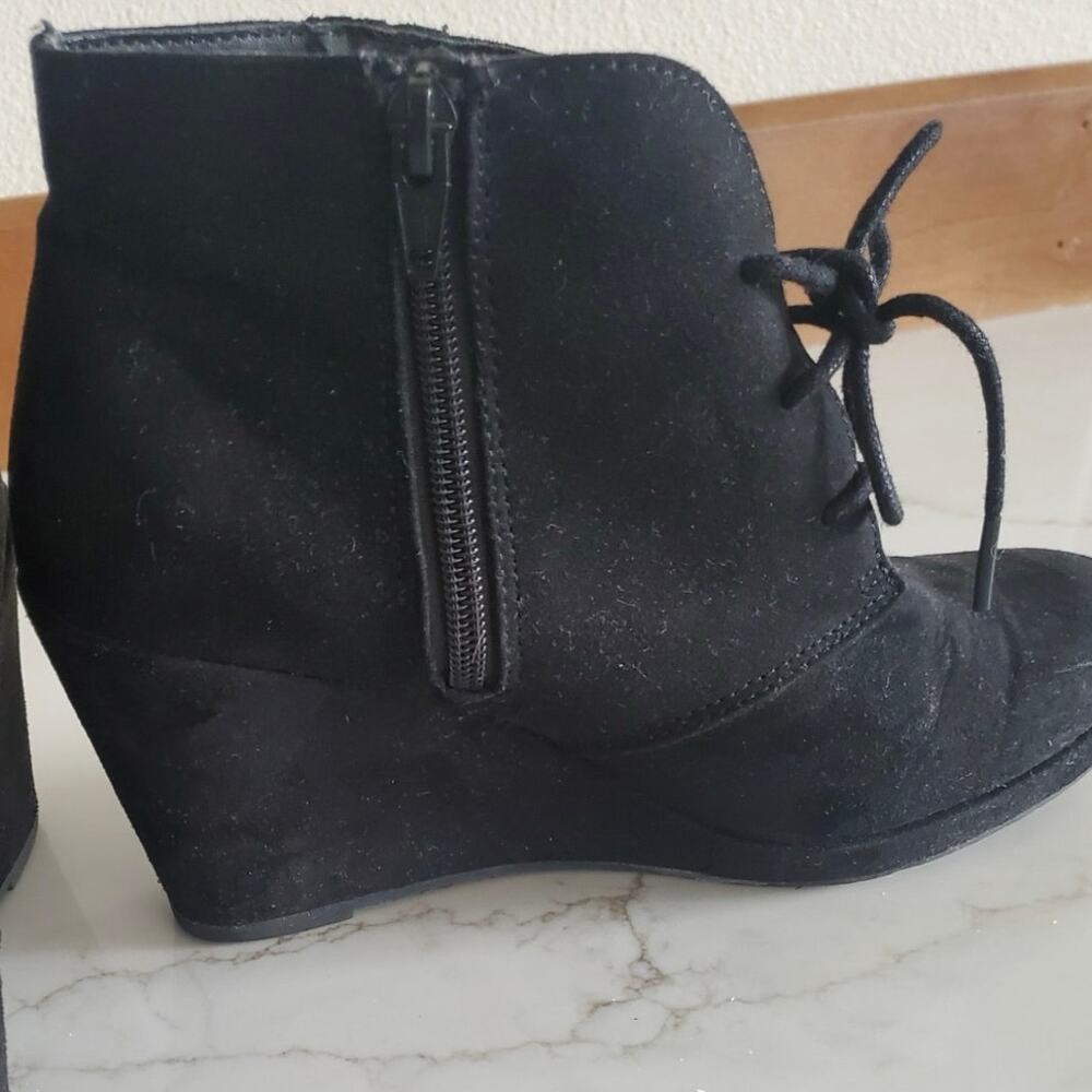 Black Suede Wedge Ankle Booties Size 8 Merona Fashion Lace Up